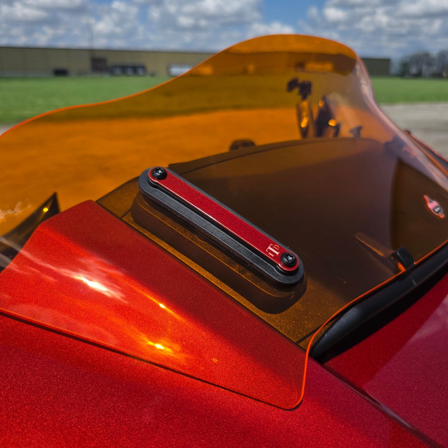 23.5+ Touring KW Windshield Trim