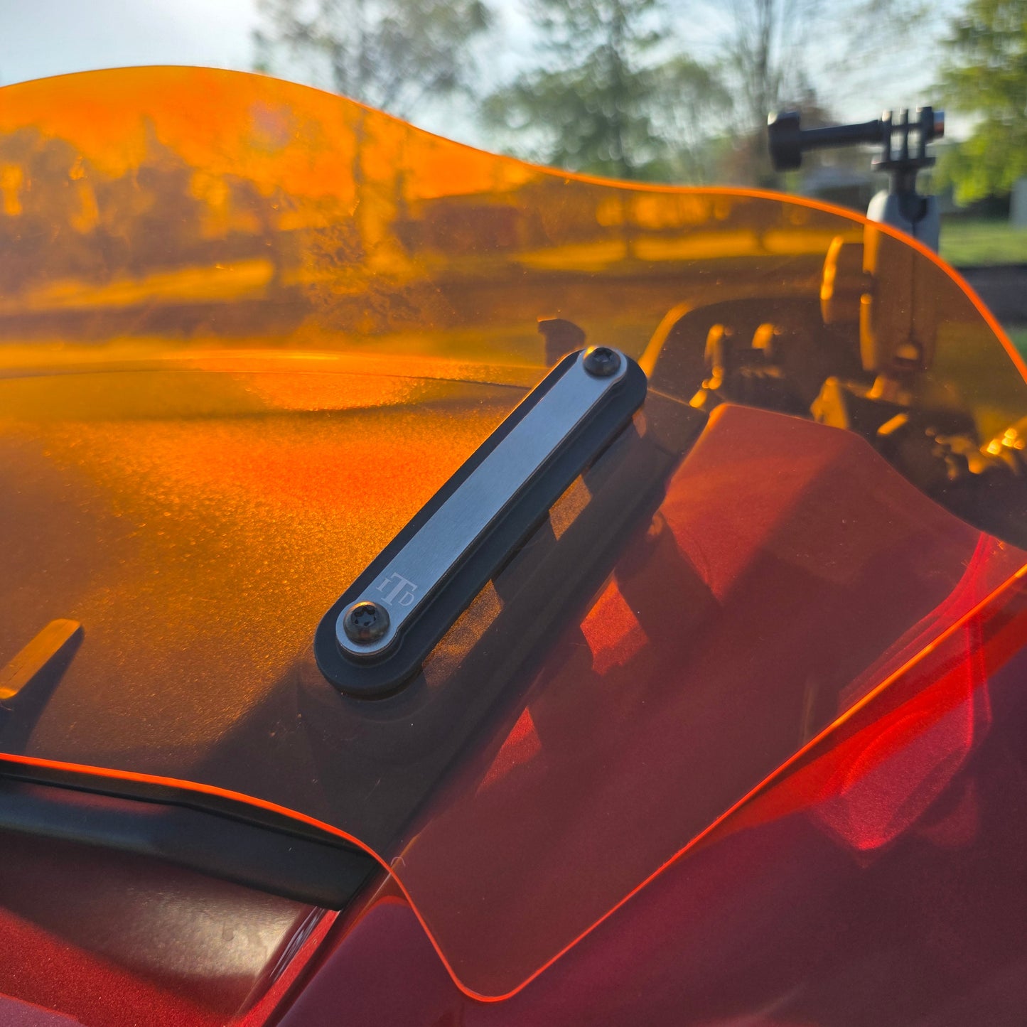 23.5+ Touring KW Windshield Trim